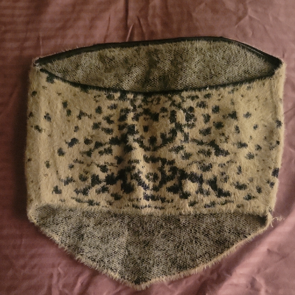 Beige and Black Patterned Rug - Picture 3 of 5